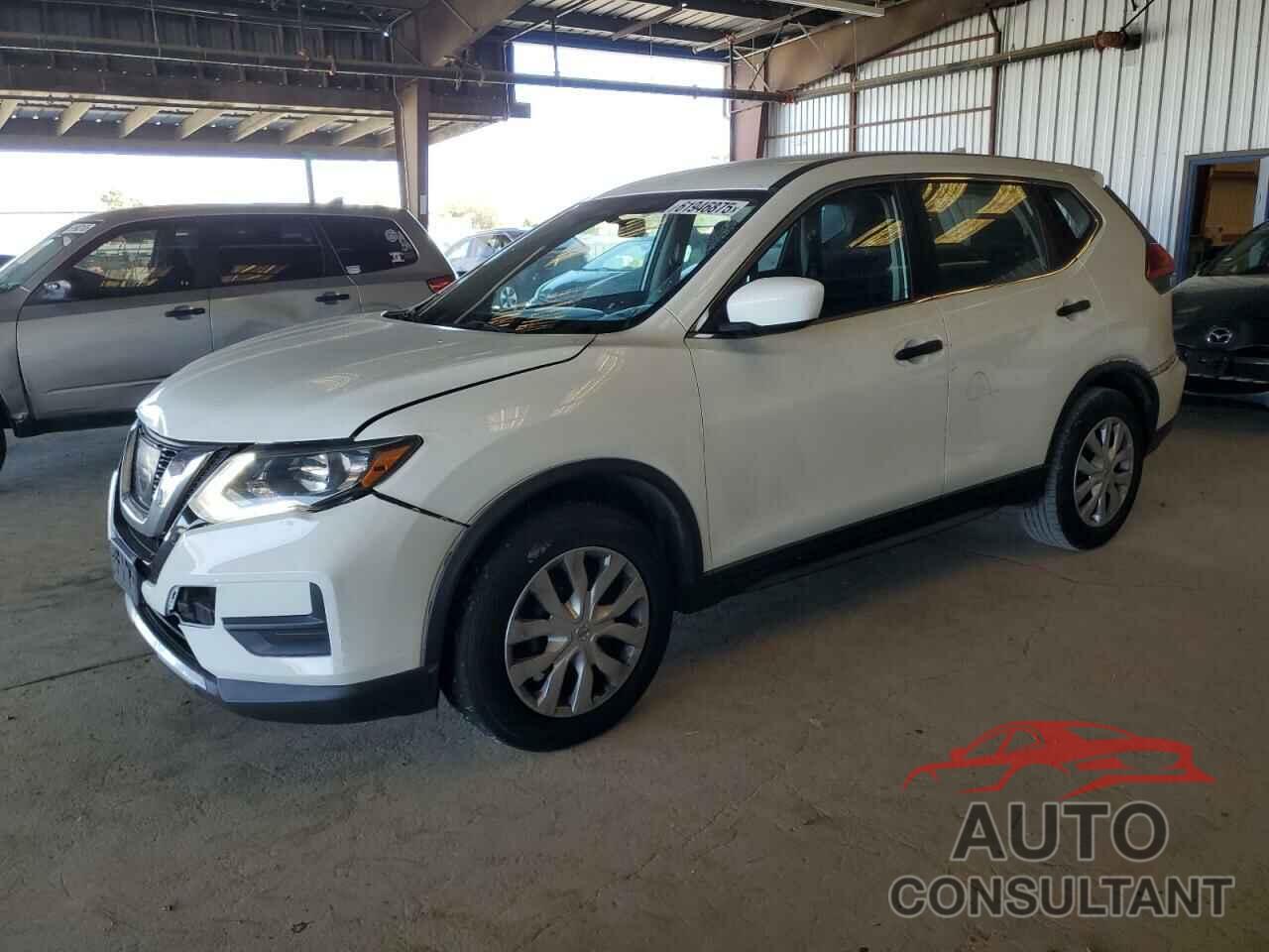 NISSAN ROGUE 2017 - KNMAT2MT6HP573015
