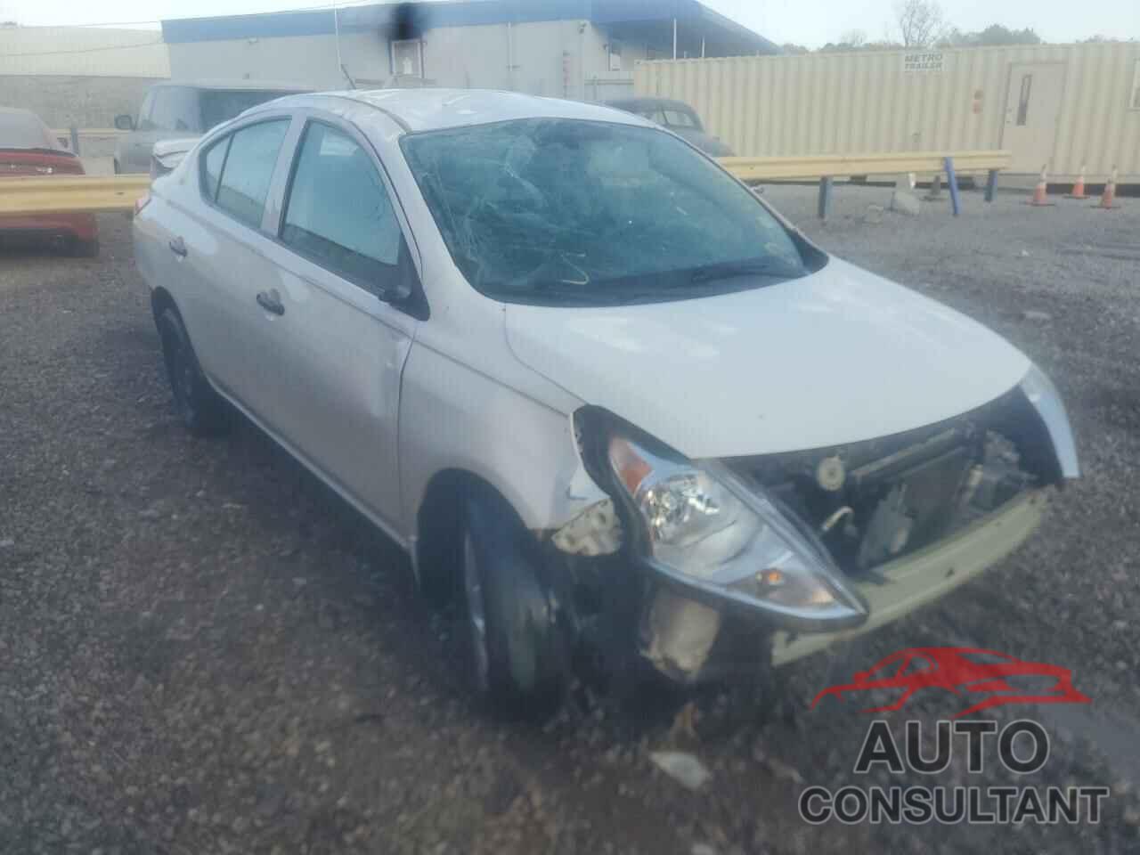 NISSAN VERSA 2018 - 3N1CN7AP2JL812832