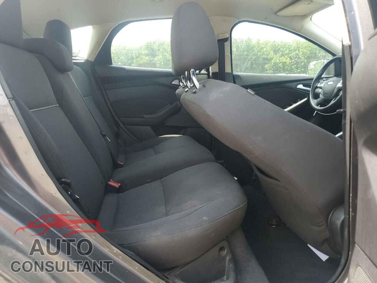 FORD FOCUS 2012 - 1FAHP3M21CL200731
