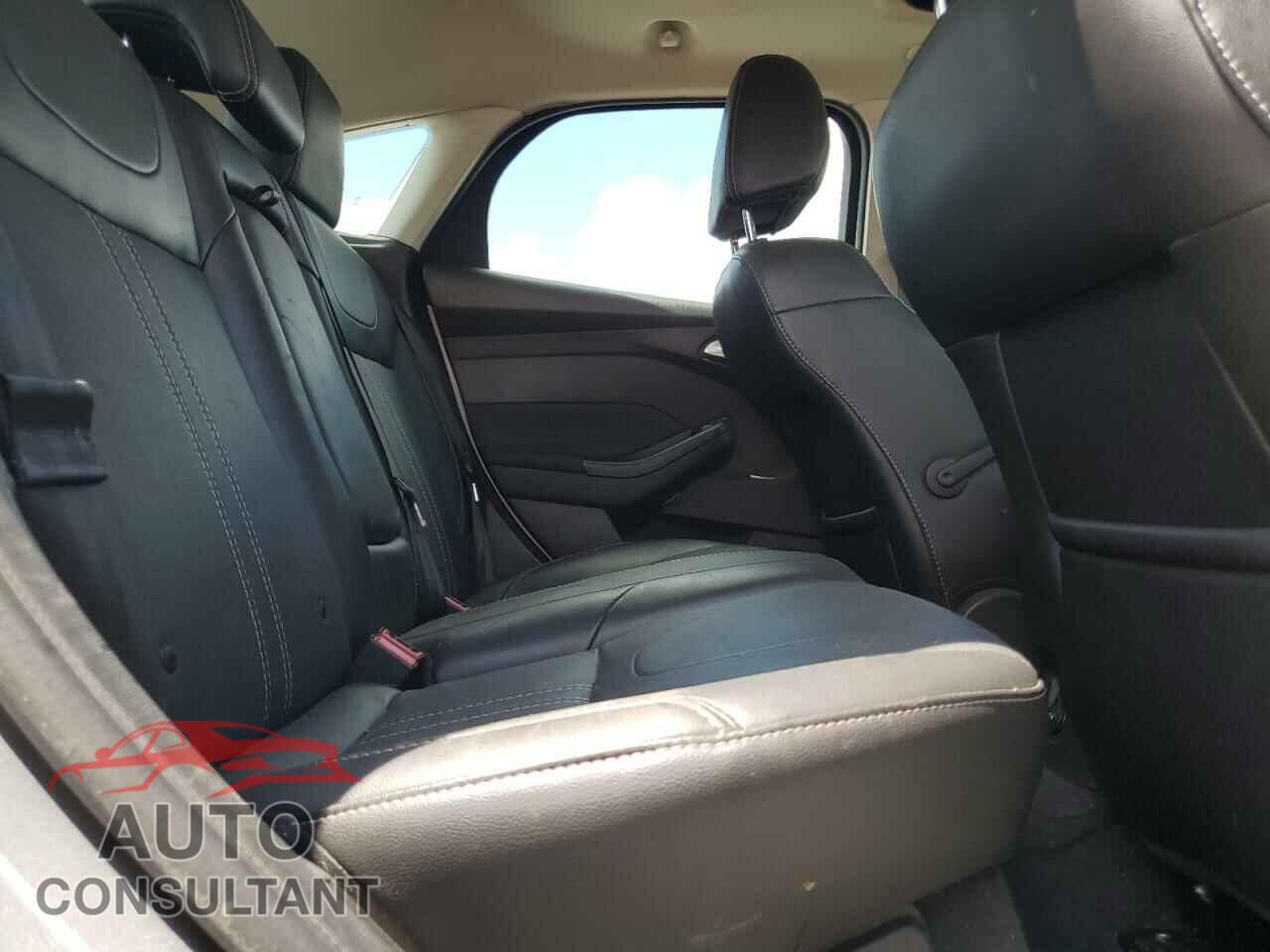 FORD FOCUS 2014 - 1FADP3N20EL269197