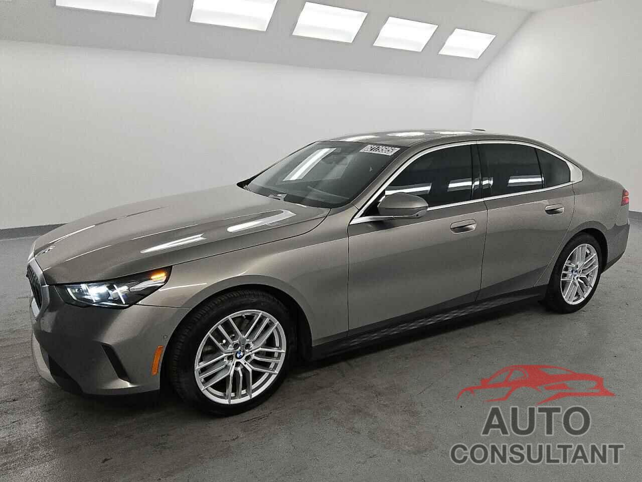 BMW 5 SERIES 2024 - WBA53FJ01RCS03468