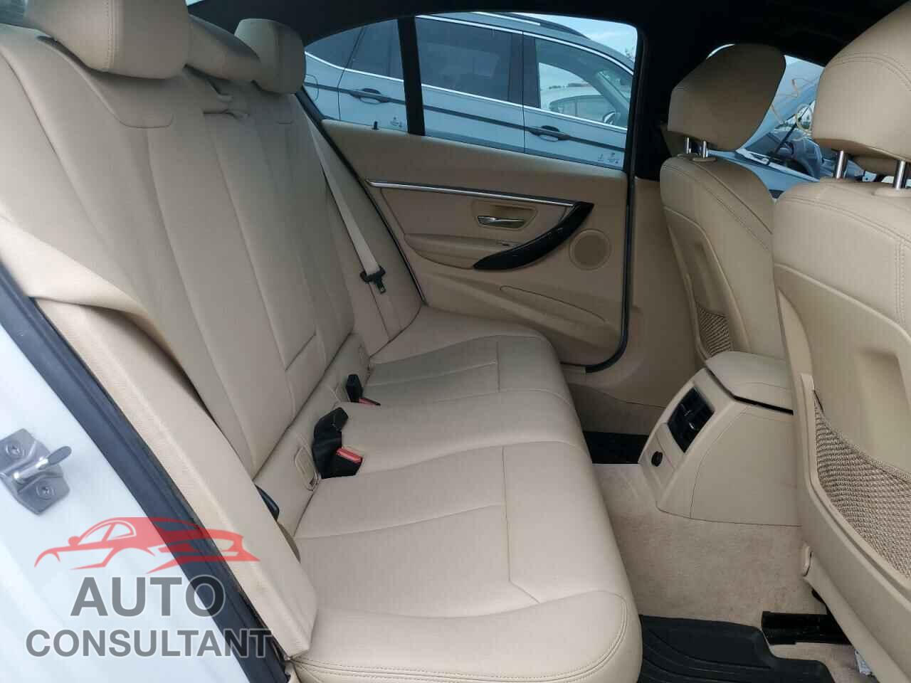 BMW 3 SERIES 2016 - WBA8E9C50GK645131