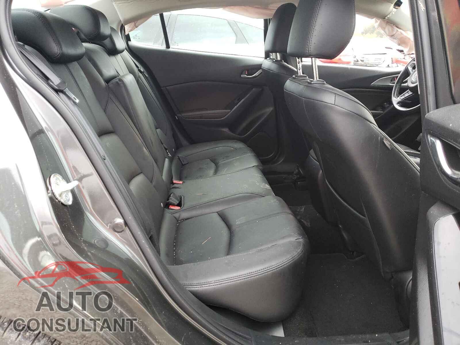 MAZDA 3 2018 - 3MZBN1V30JM187433