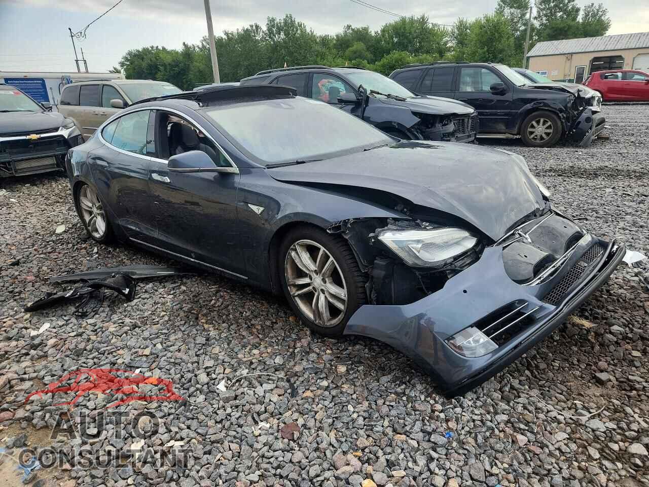 TESLA MODEL S 2016 - 5YJSA1E23GF128444