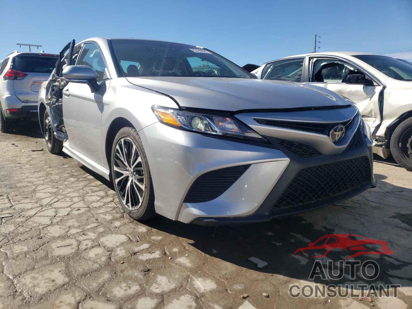 TOYOTA CAMRY 2018 - 4T1B11HK6JU669963