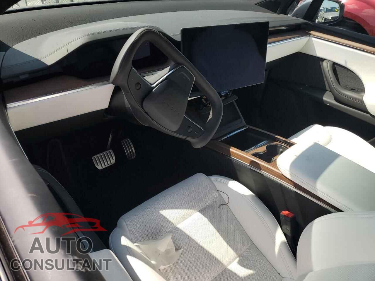 TESLA MODEL X 2023 - 7SAXCBE56PF372625