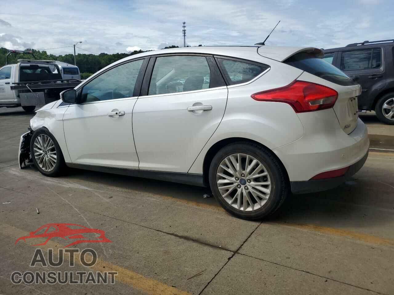 FORD FOCUS 2017 - 1FADP3N24HL206365