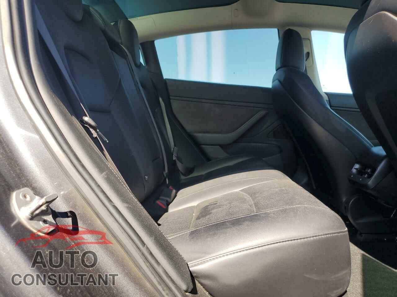 TESLA MODEL 3 2018 - 5YJ3E1EA9JF052042