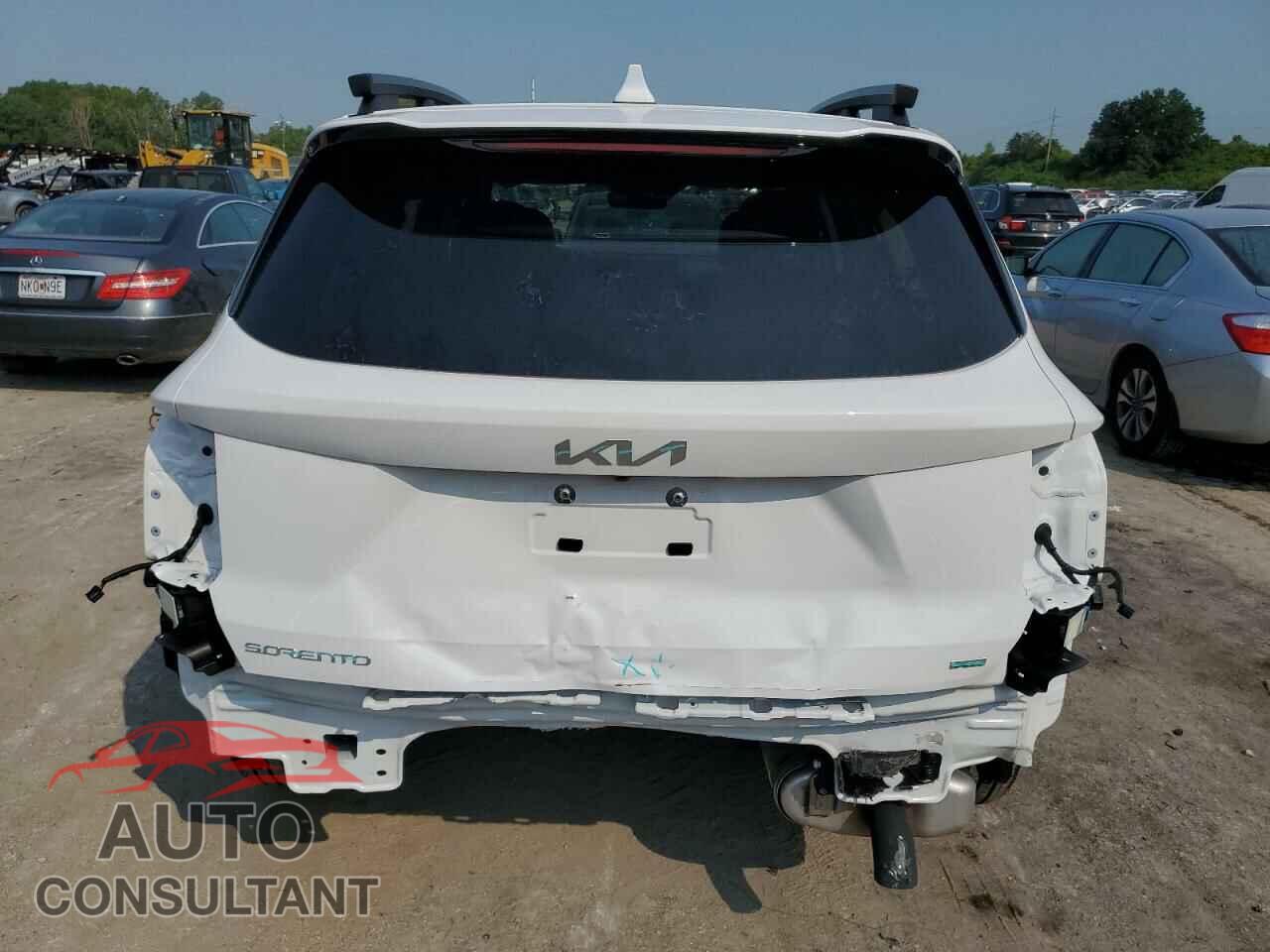 KIA SORENTO 2023 - 5XYRHDLF4PG242589