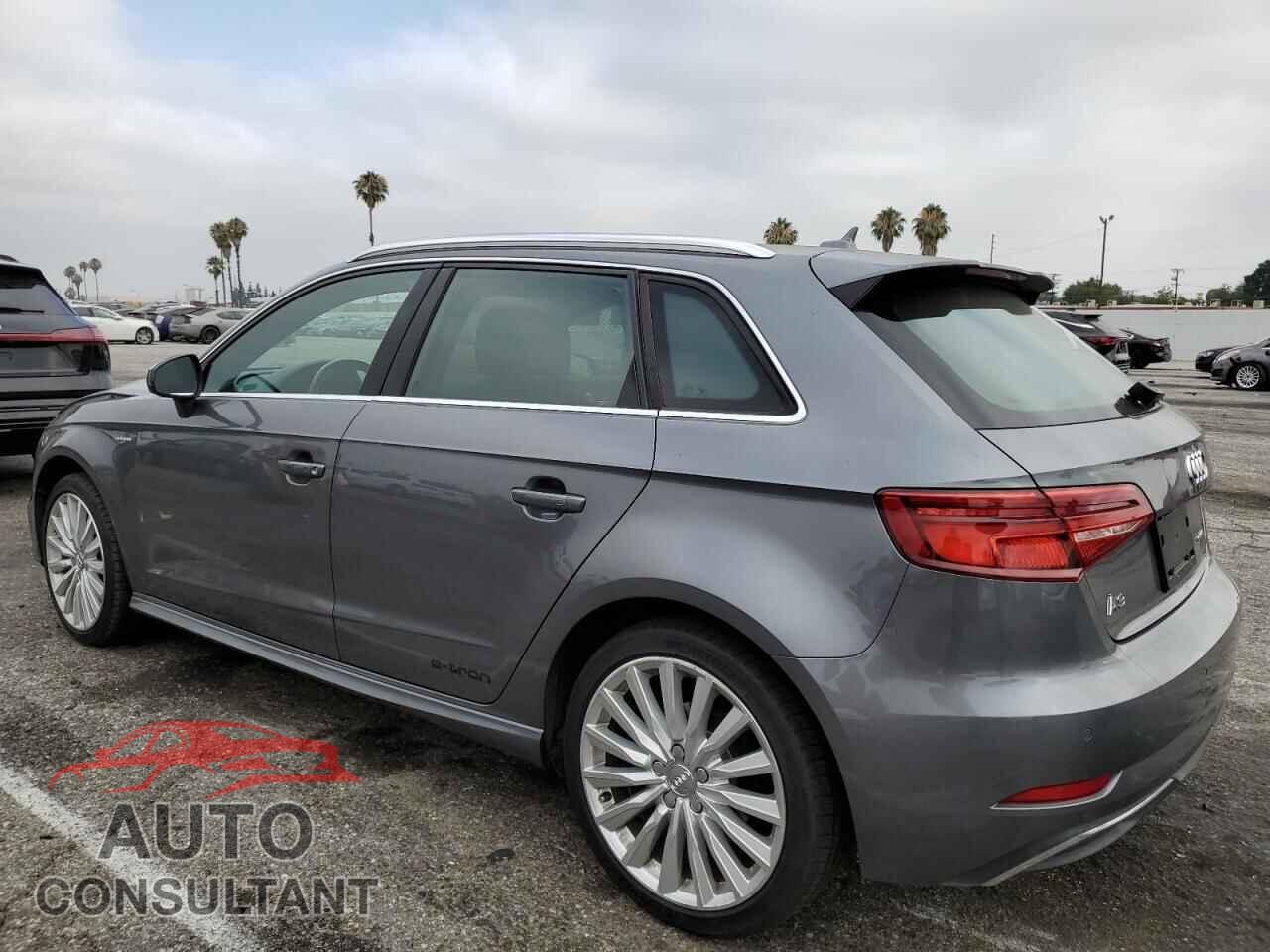 AUDI A3 2017 - WAUTPBFF4HA074668