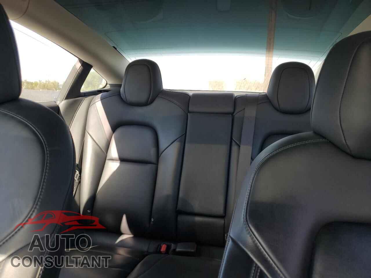 TESLA MODEL 3 2018 - 5YJ3E1EA6JF042147