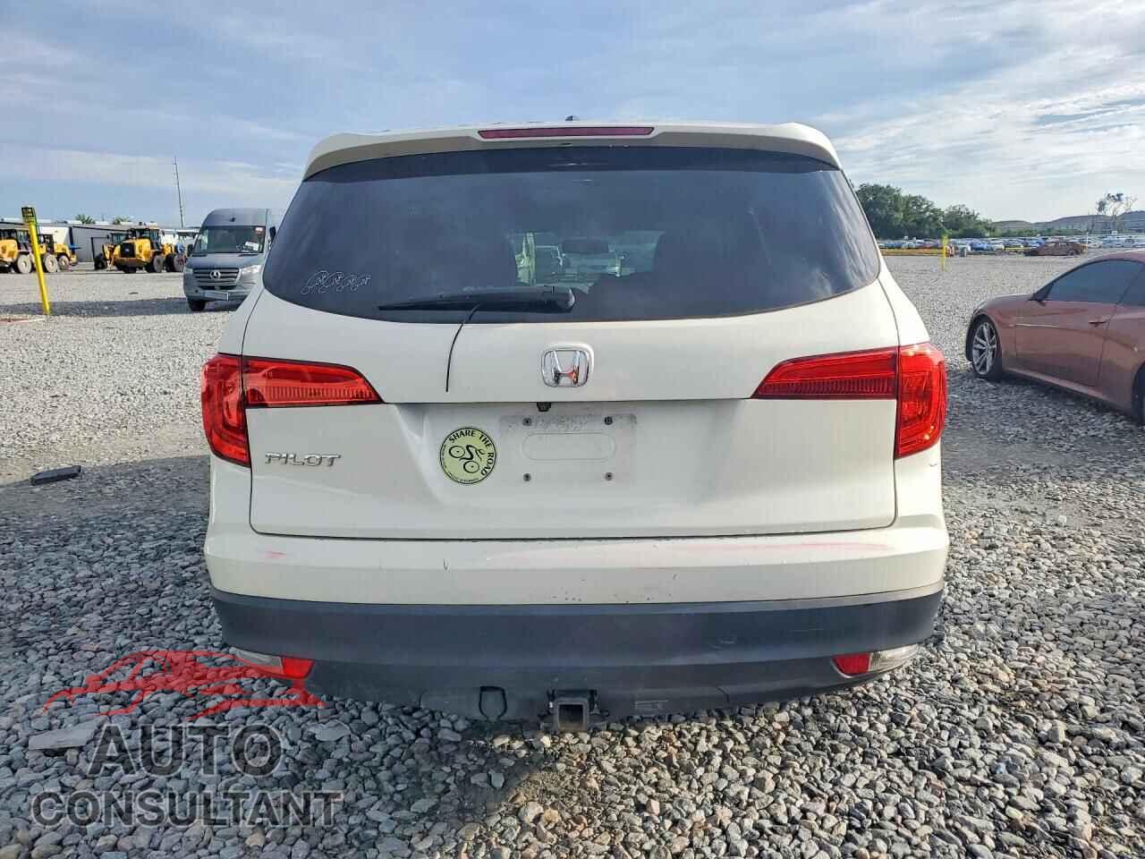HONDA PILOT 2017 - 5FNYF5H58HB015745