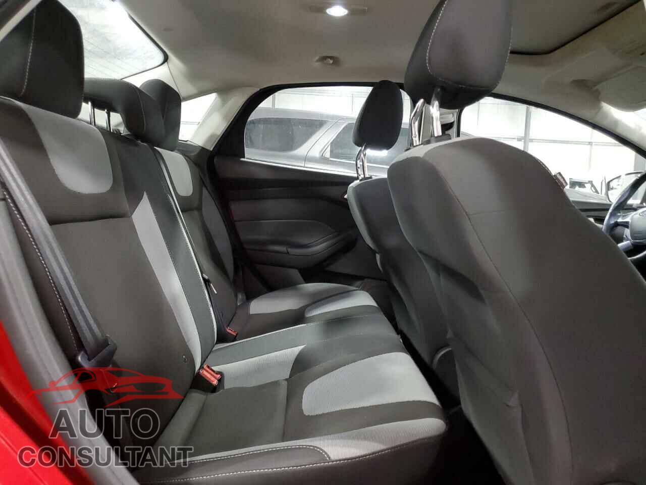 FORD FOCUS 2012 - 1FAHP3F23CL100448