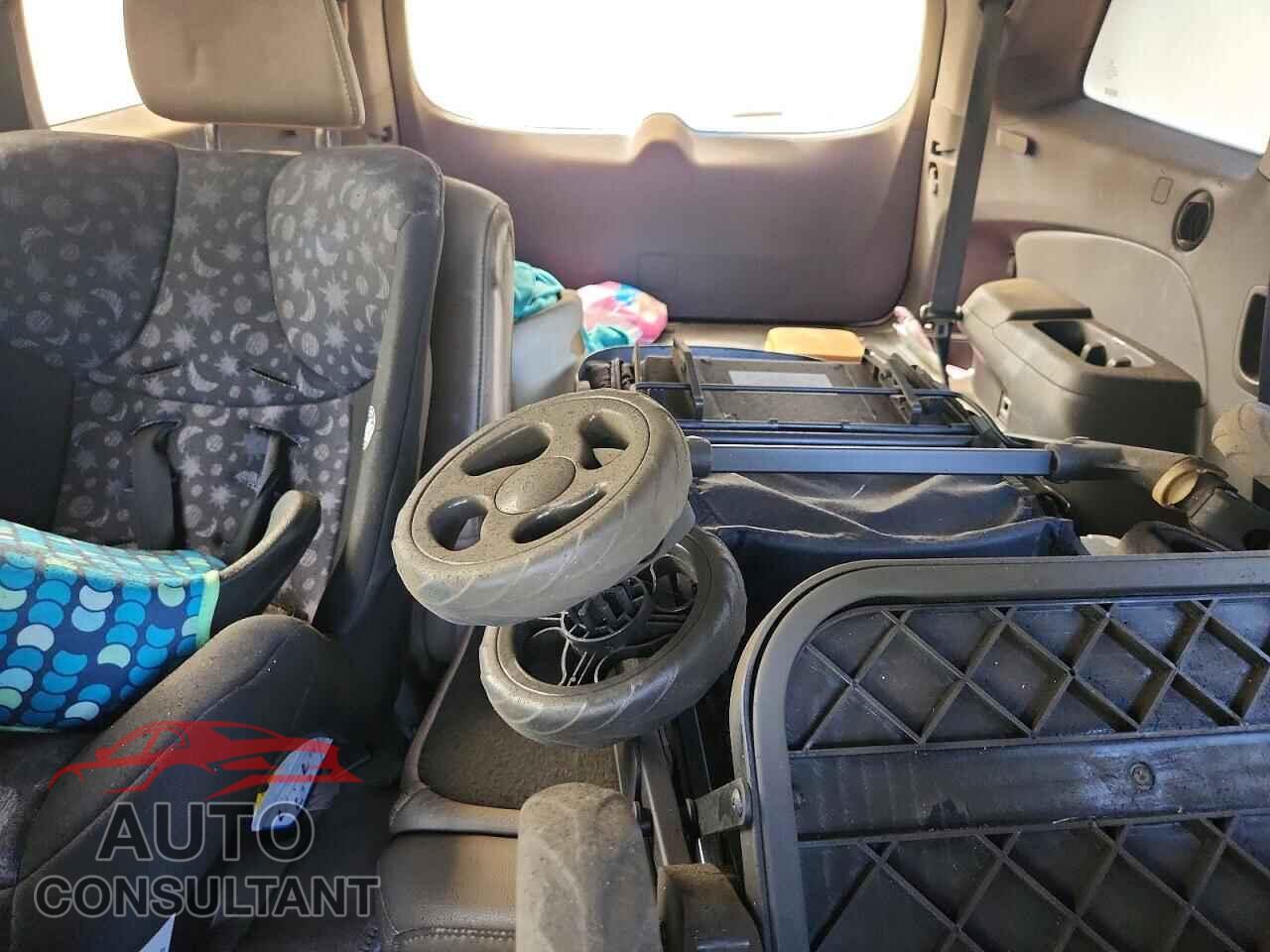 HONDA PILOT 2017 - 5FNYF6H50HB035610