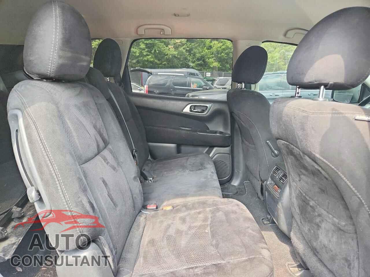 NISSAN PATHFINDER 2015 - 5N1AR2MN2FC716848