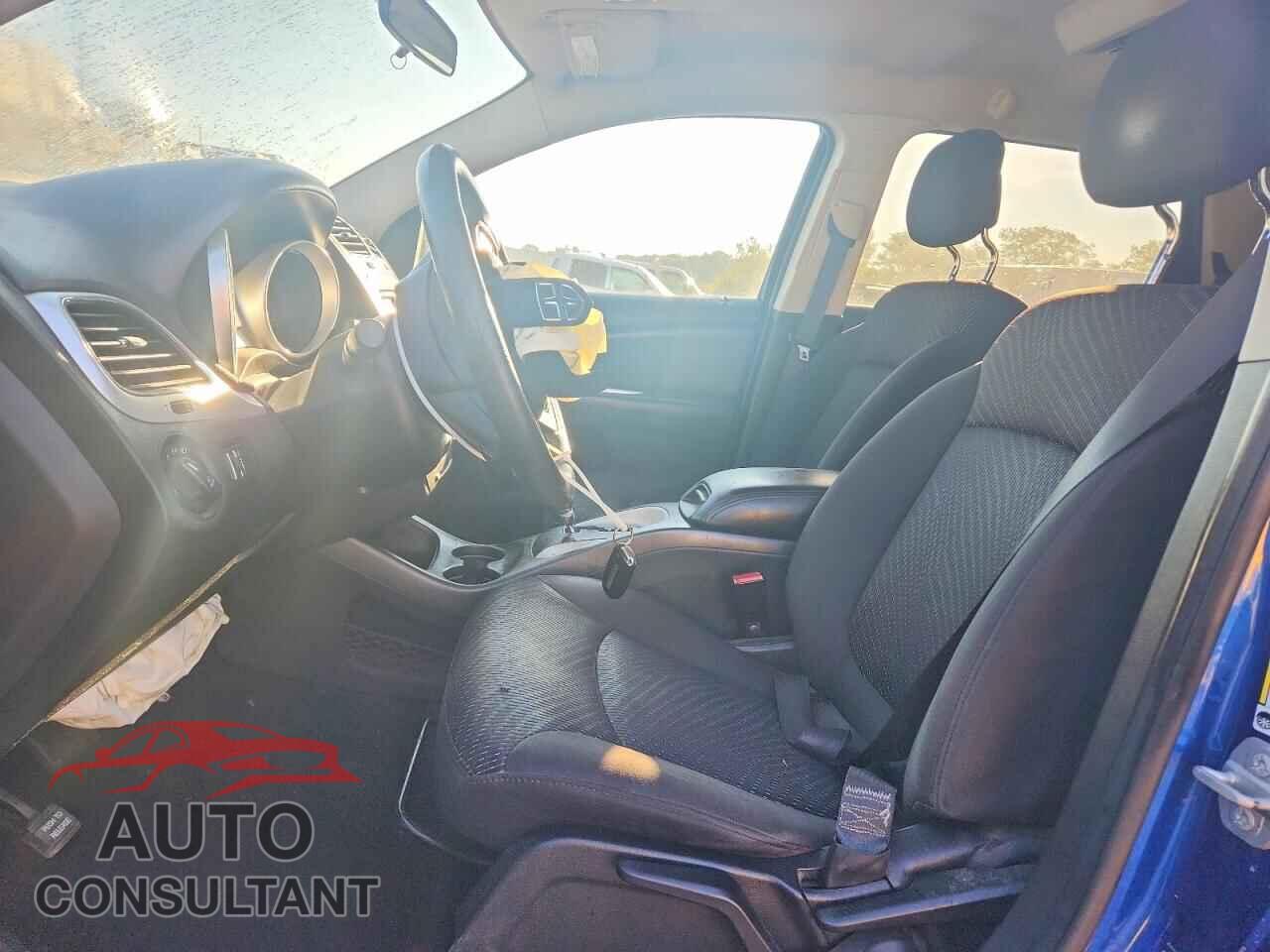 DODGE JOURNEY 2015 - 3C4PDCBB4FT599824