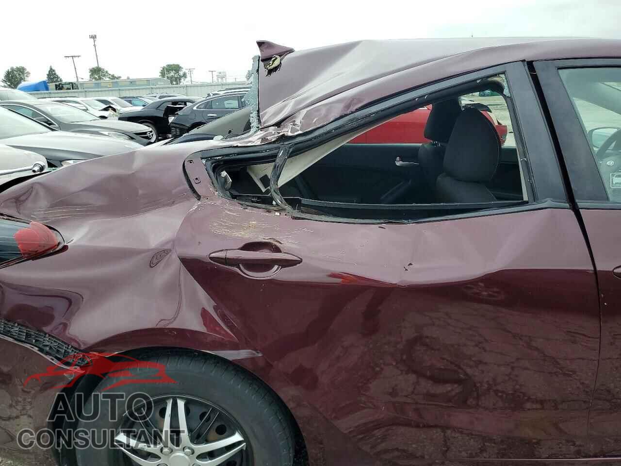 KIA FORTE 2018 - 3KPFK4A73JE273661