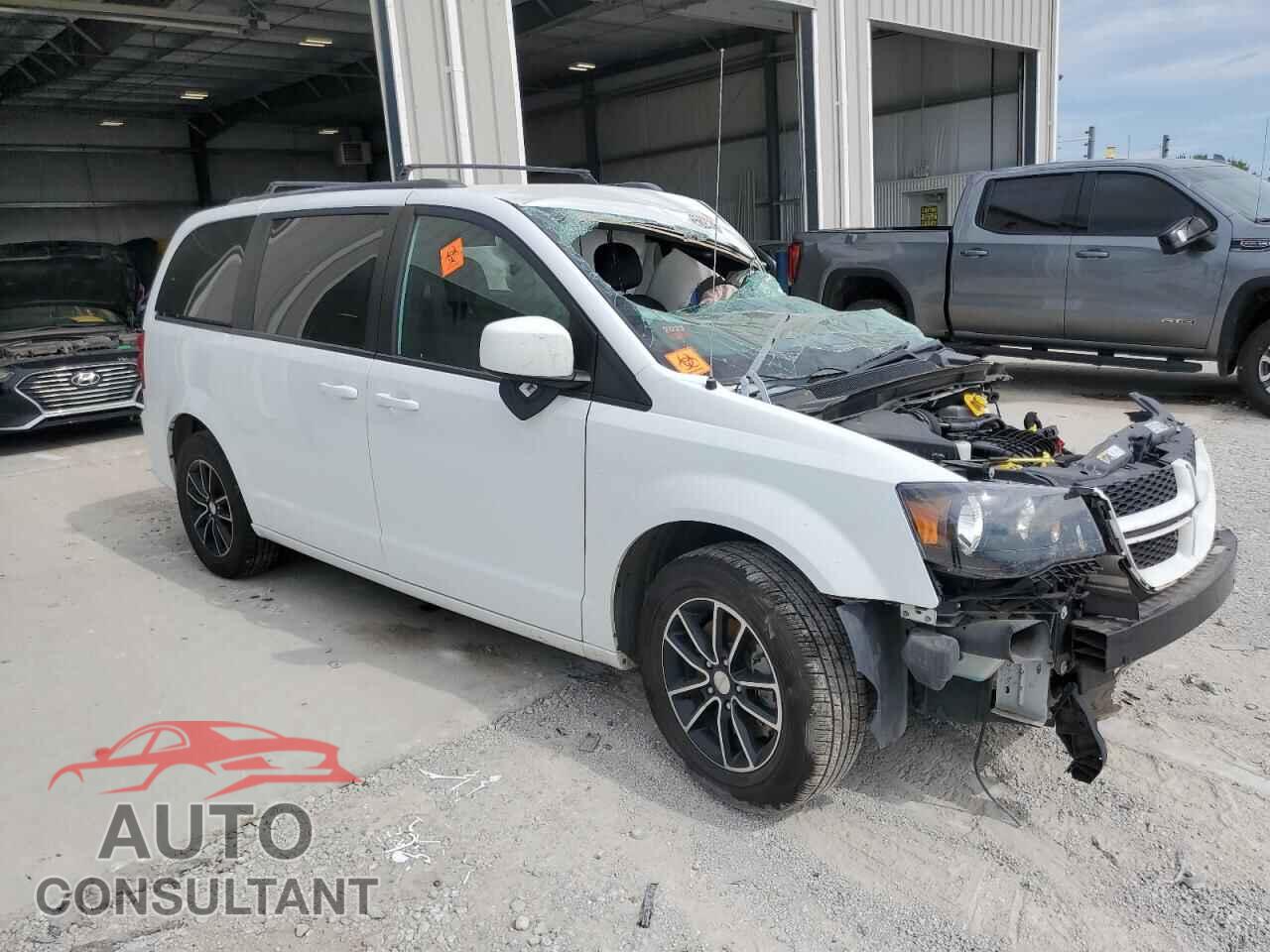 DODGE CARAVAN 2018 - 2C4RDGEG0JR282173