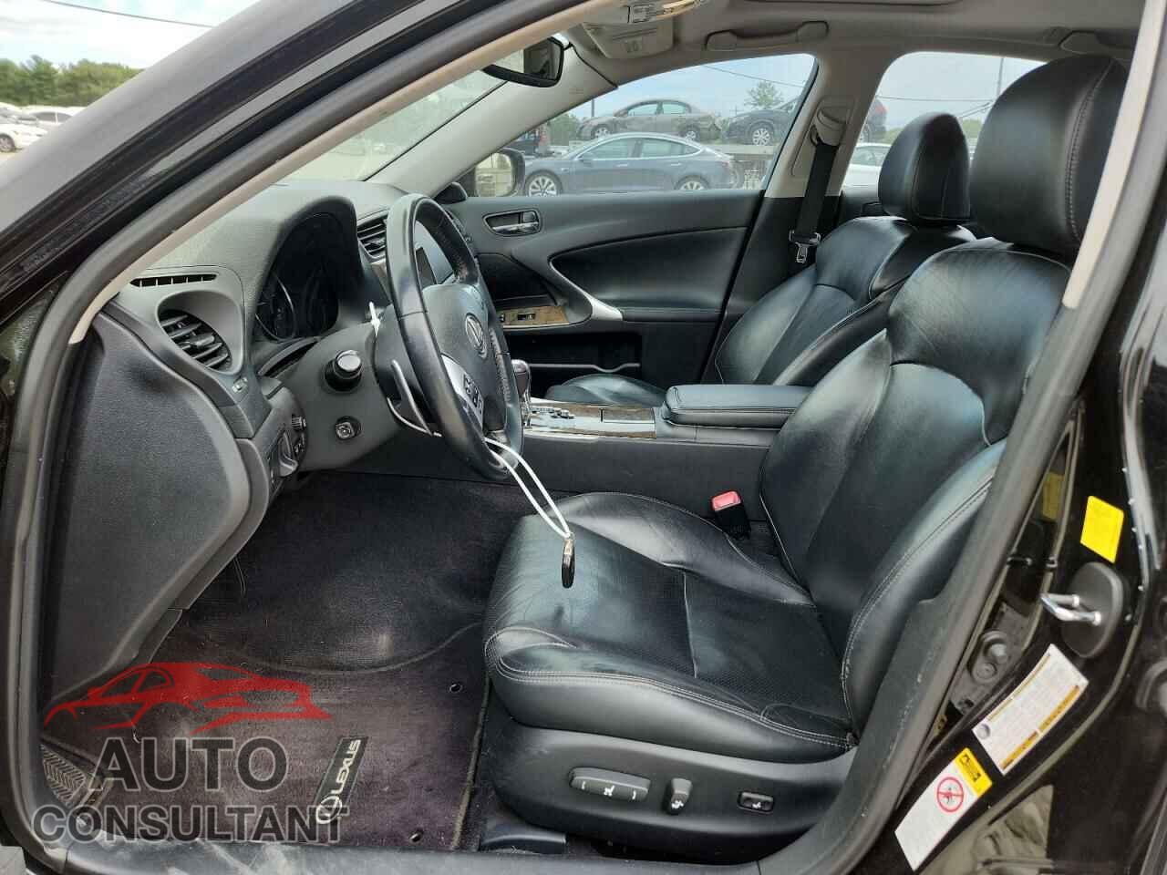 LEXUS IS 2011 - JTHCF5C24B5046098