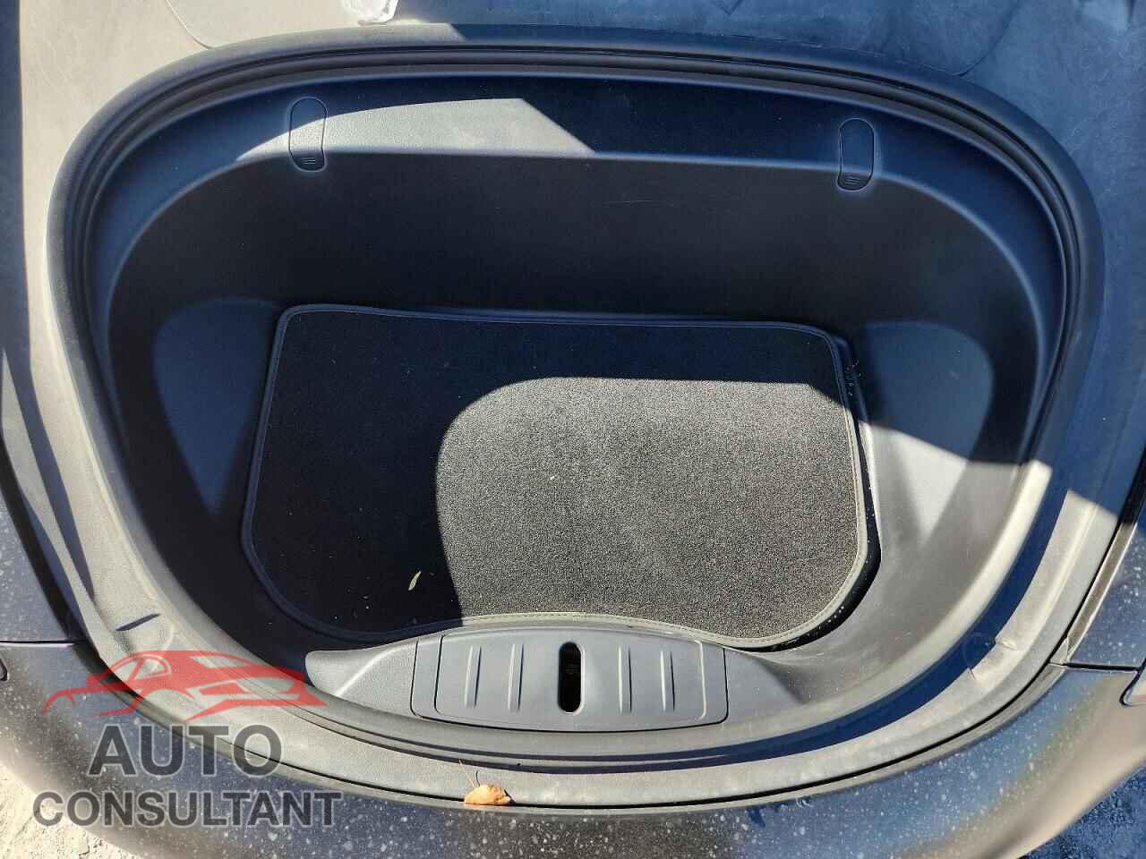 TESLA MODEL 3 2018 - 5YJ3E1EB4JF095986