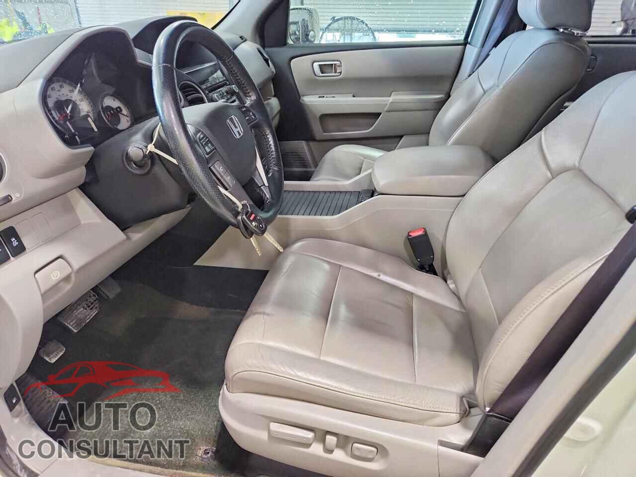 HONDA PILOT 2015 - 5FNYF4H94FB044203
