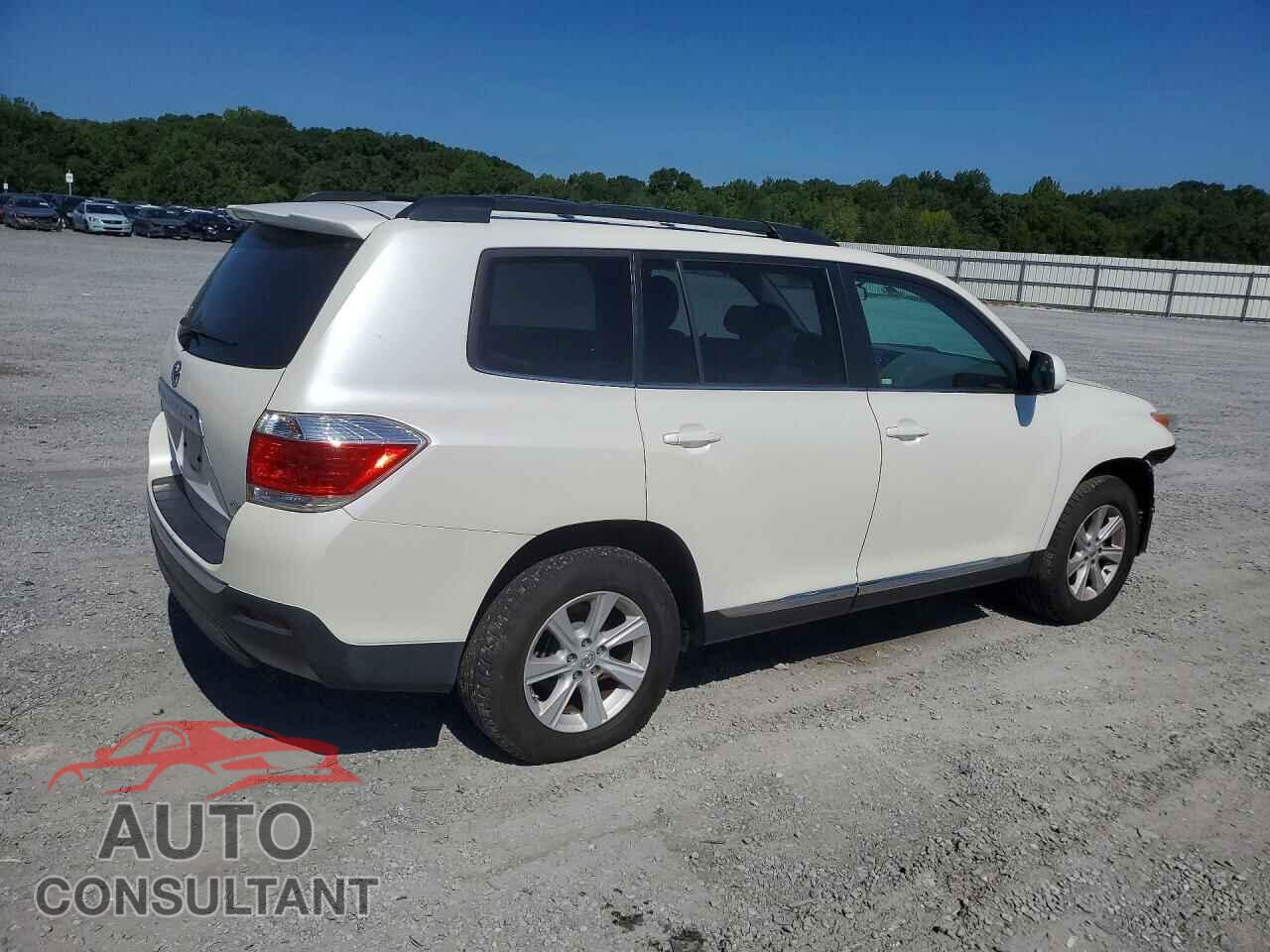 TOYOTA HIGHLANDER 2013 - 5TDBK3EH8DS251760
