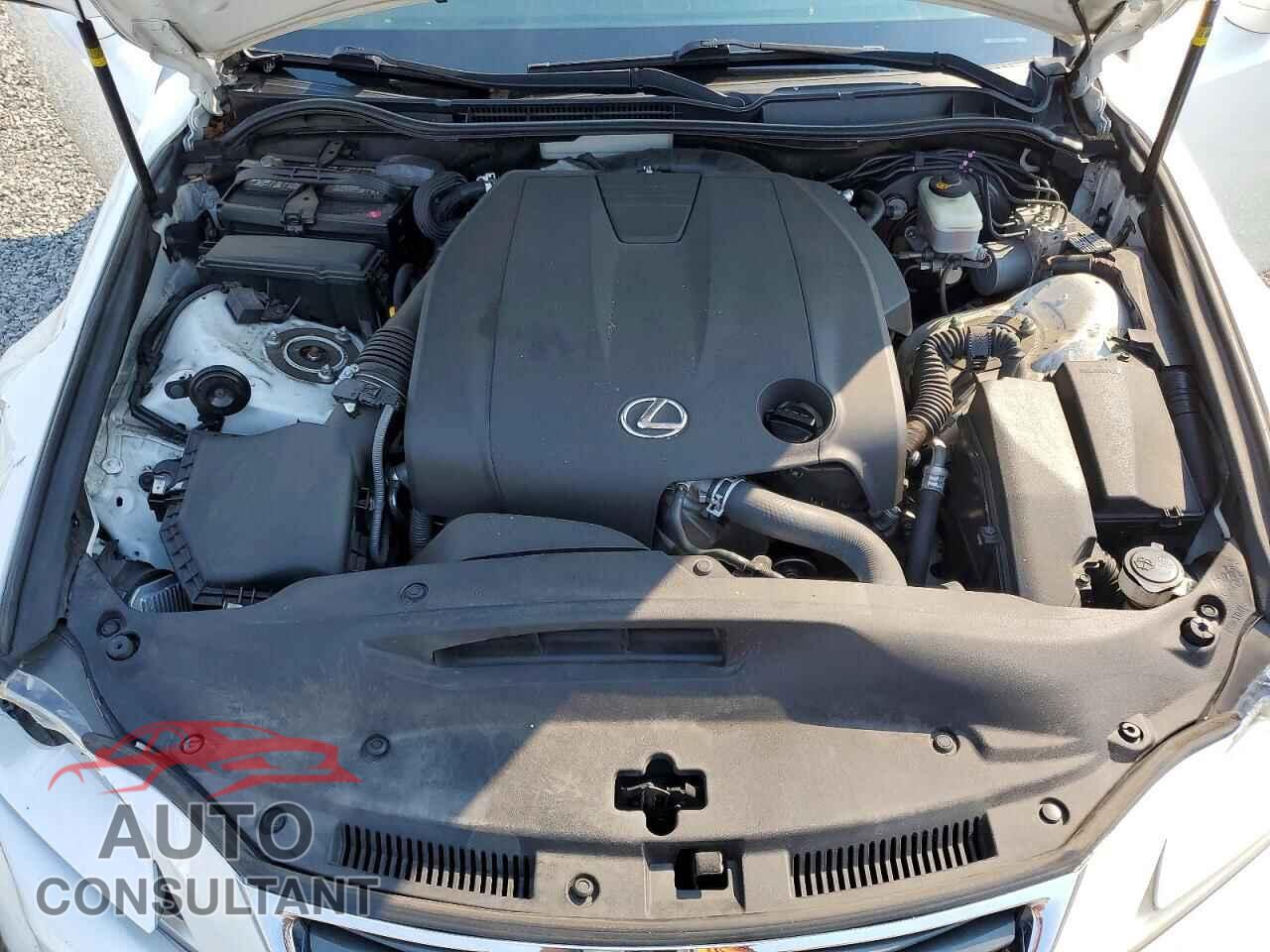 LEXUS IS 2015 - JTHBF1D24F5055618
