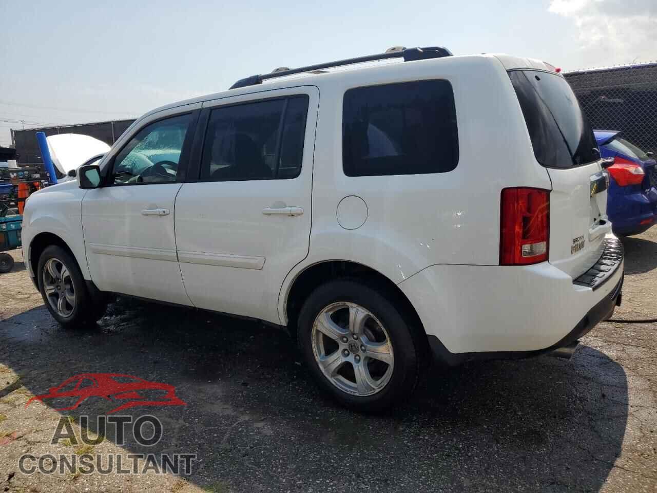 HONDA PILOT 2015 - 5FNYF4H31FB018539