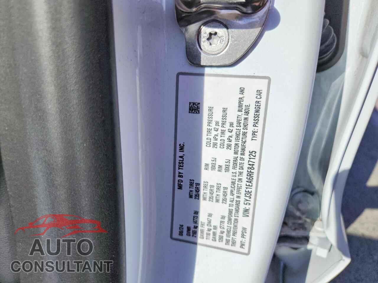 TESLA MODEL 3 2024 - 5YJ3E1EA6RF847125