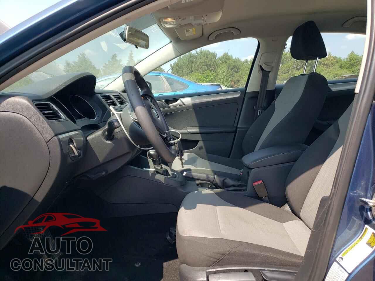 VOLKSWAGEN JETTA 2017 - 3VW2B7AJ7HM321946