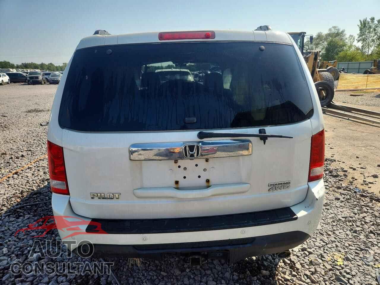 HONDA PILOT 2014 - 5FNYF4H97EB001151