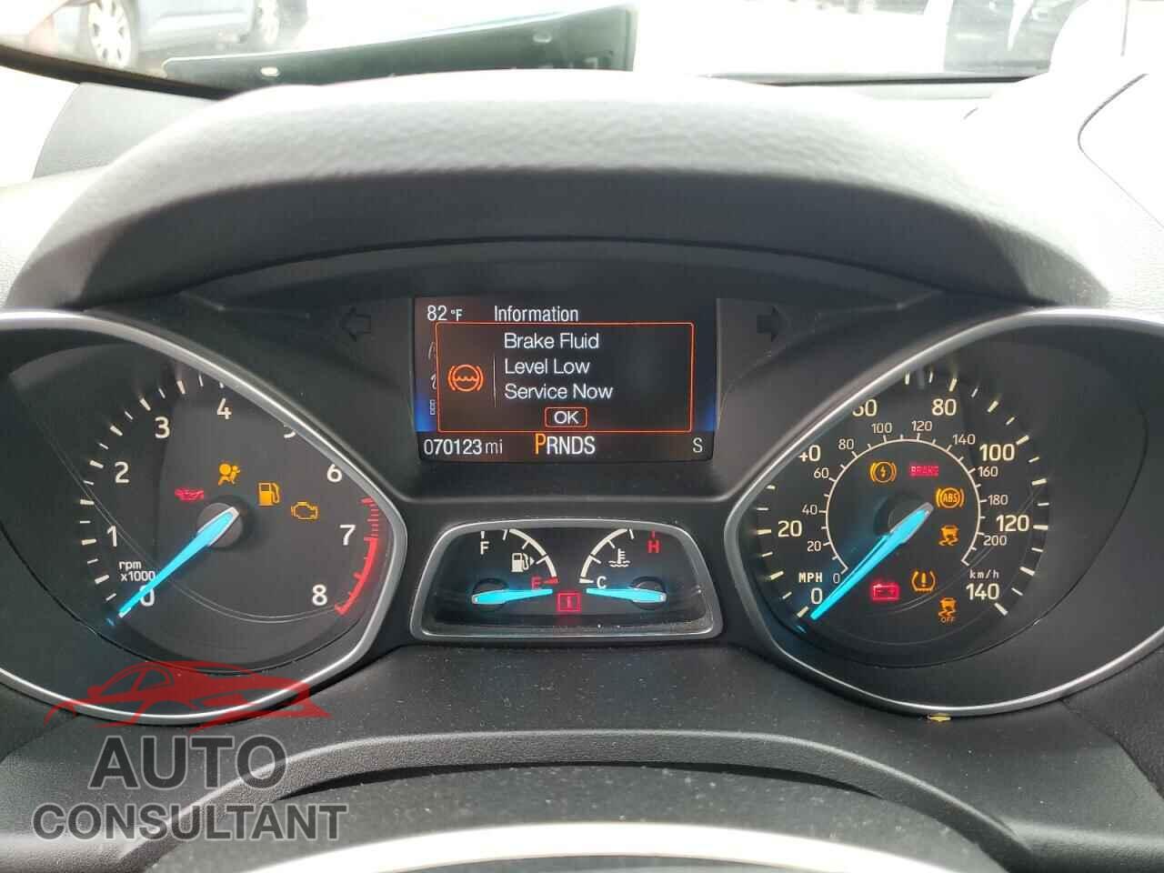 FORD ESCAPE 2017 - 1FMCU9GD4HUB17482