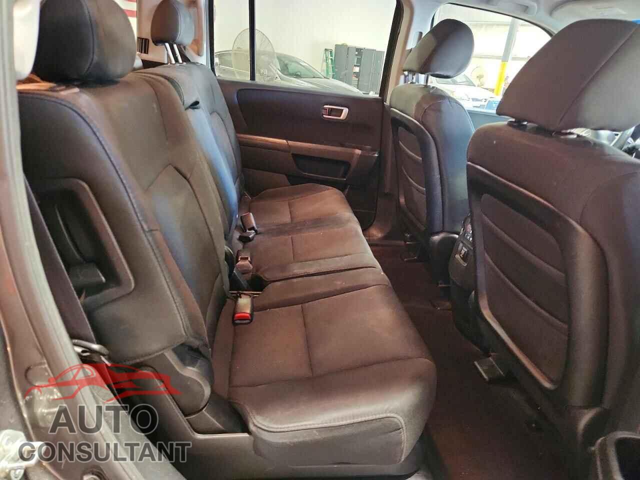 HONDA PILOT 2011 - 5FNYF4H23BB031438