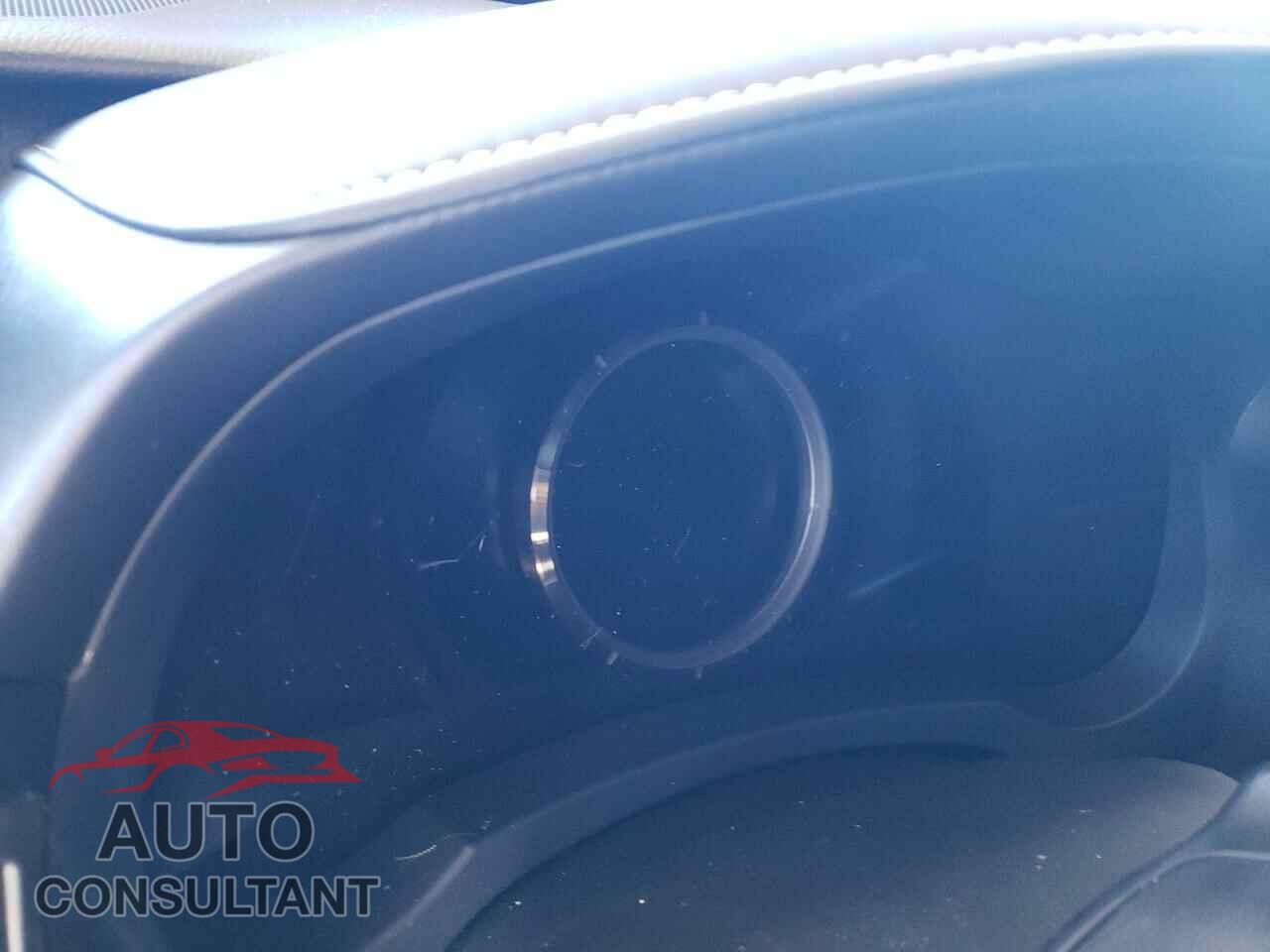LEXUS IS 2017 - JTHBA1D27H5052360
