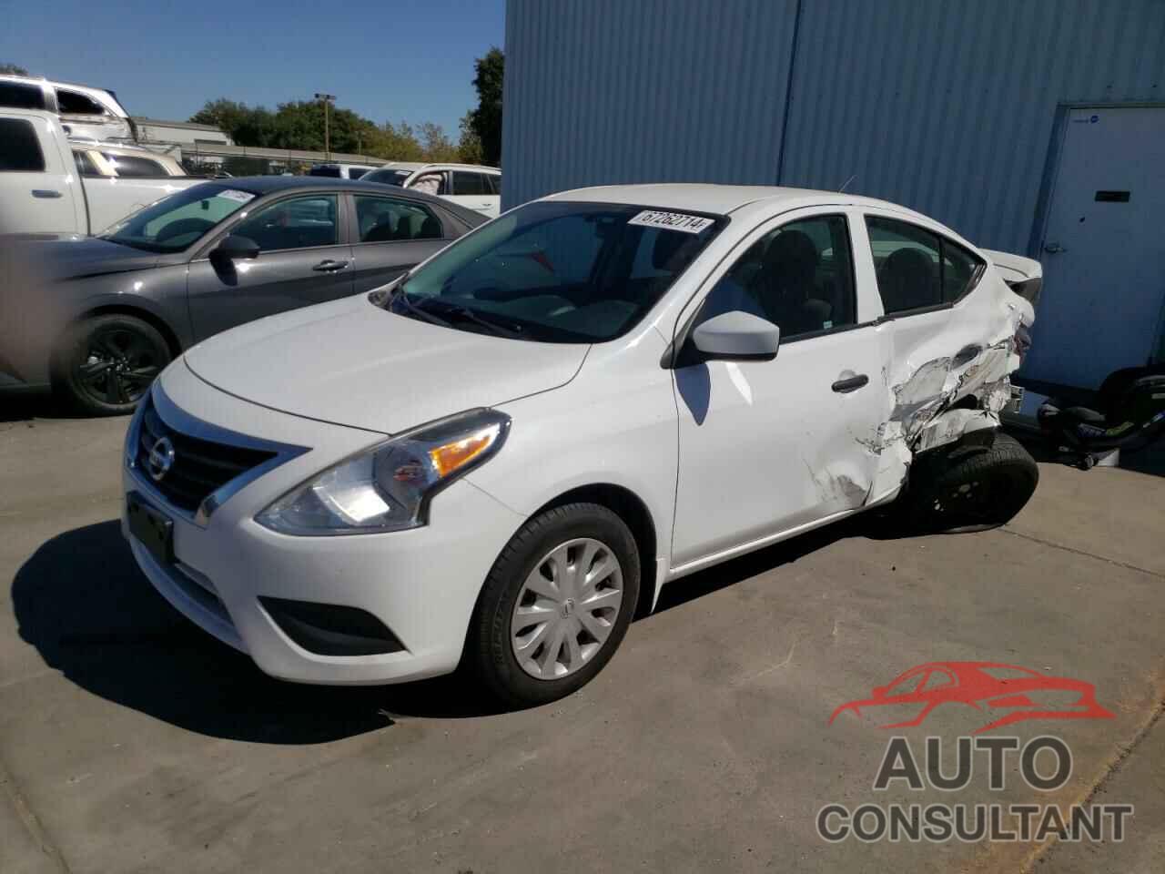 NISSAN VERSA 2018 - 3N1CN7AP7JL812700