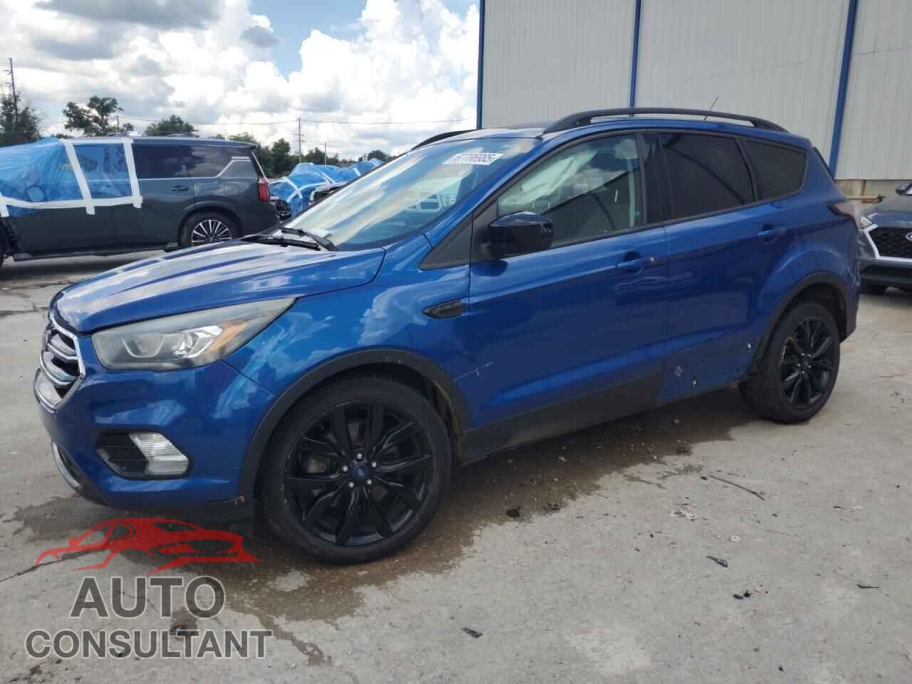 FORD ESCAPE 2017 - 1FMCU0G90HUD34745