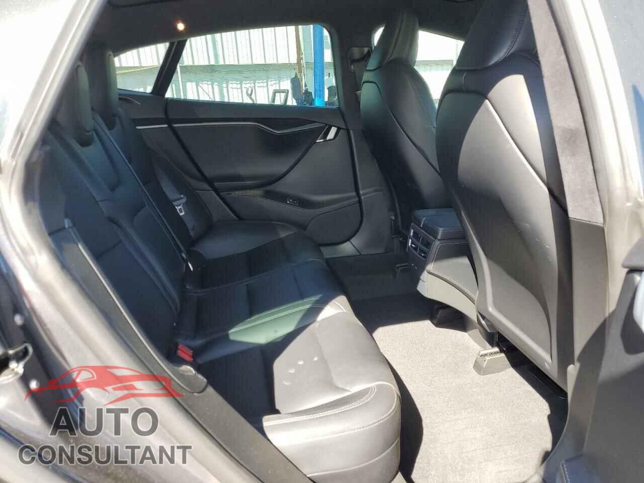 TESLA MODEL S 2021 - 5YJSA1E21MF427121