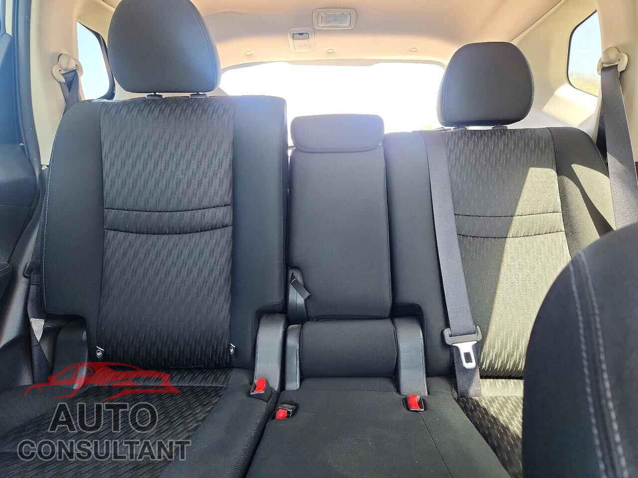 NISSAN ROGUE 2018 - KNMAT2MT4JP580082