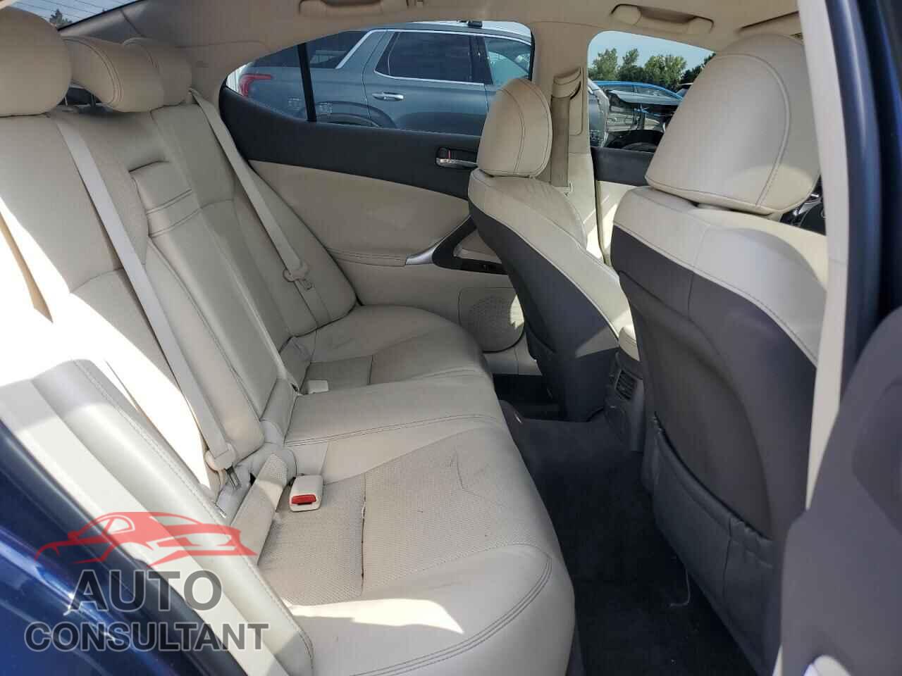 LEXUS IS 2012 - JTHCF5C21C5055147