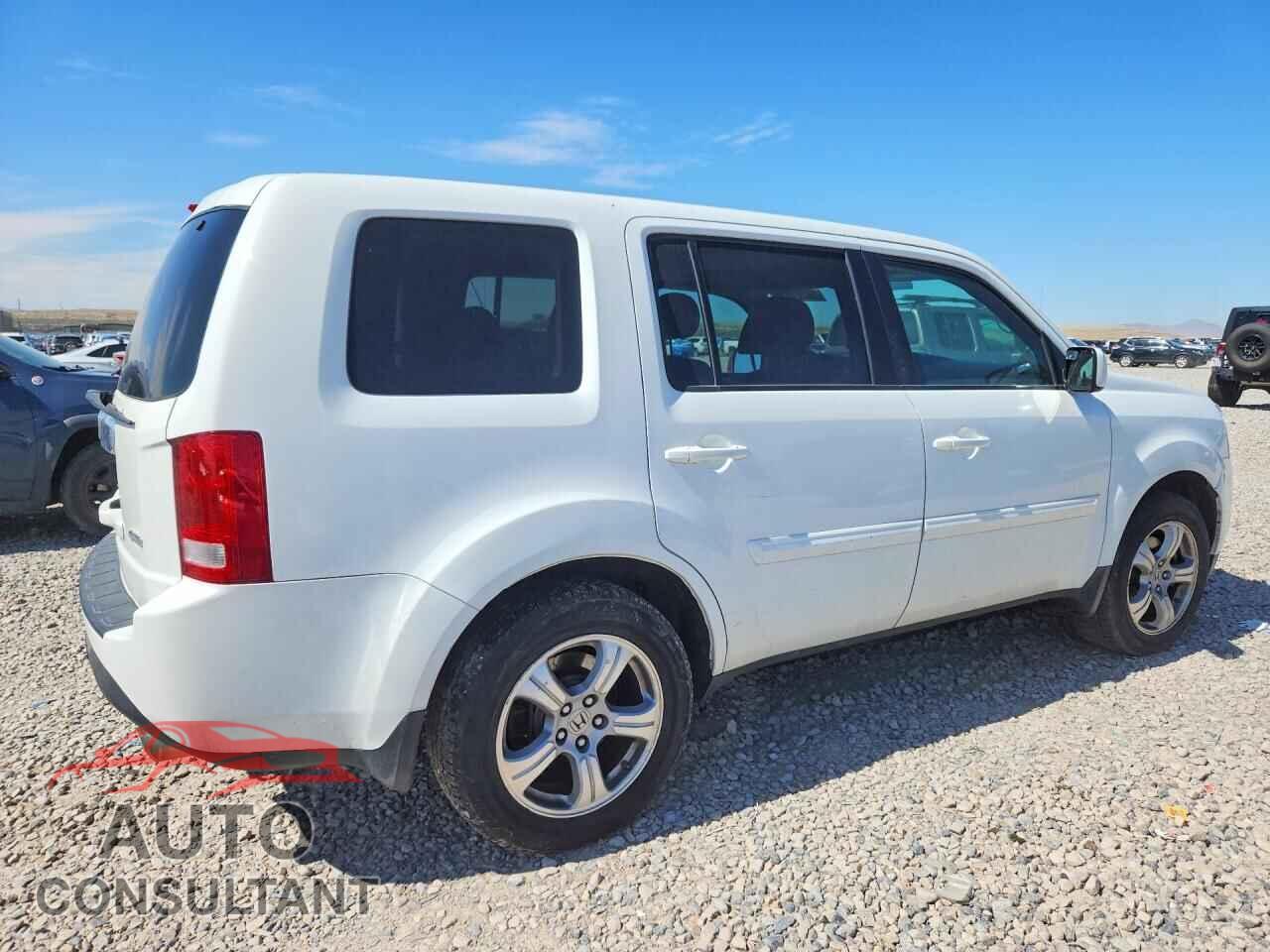 HONDA PILOT 2015 - 5FNYF4H50FB018906