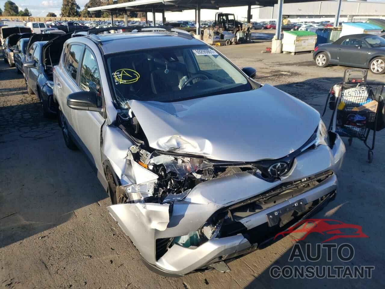 TOYOTA RAV4 2018 - JTMZFREV3JJ184117