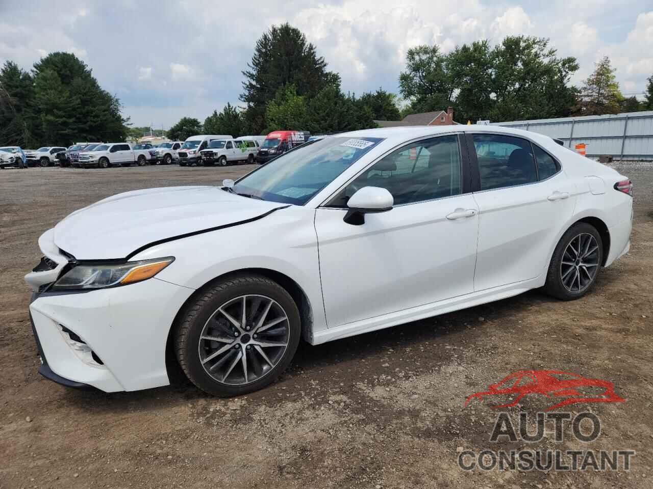 TOYOTA CAMRY 2018 - 4T1B11HK6JU639569