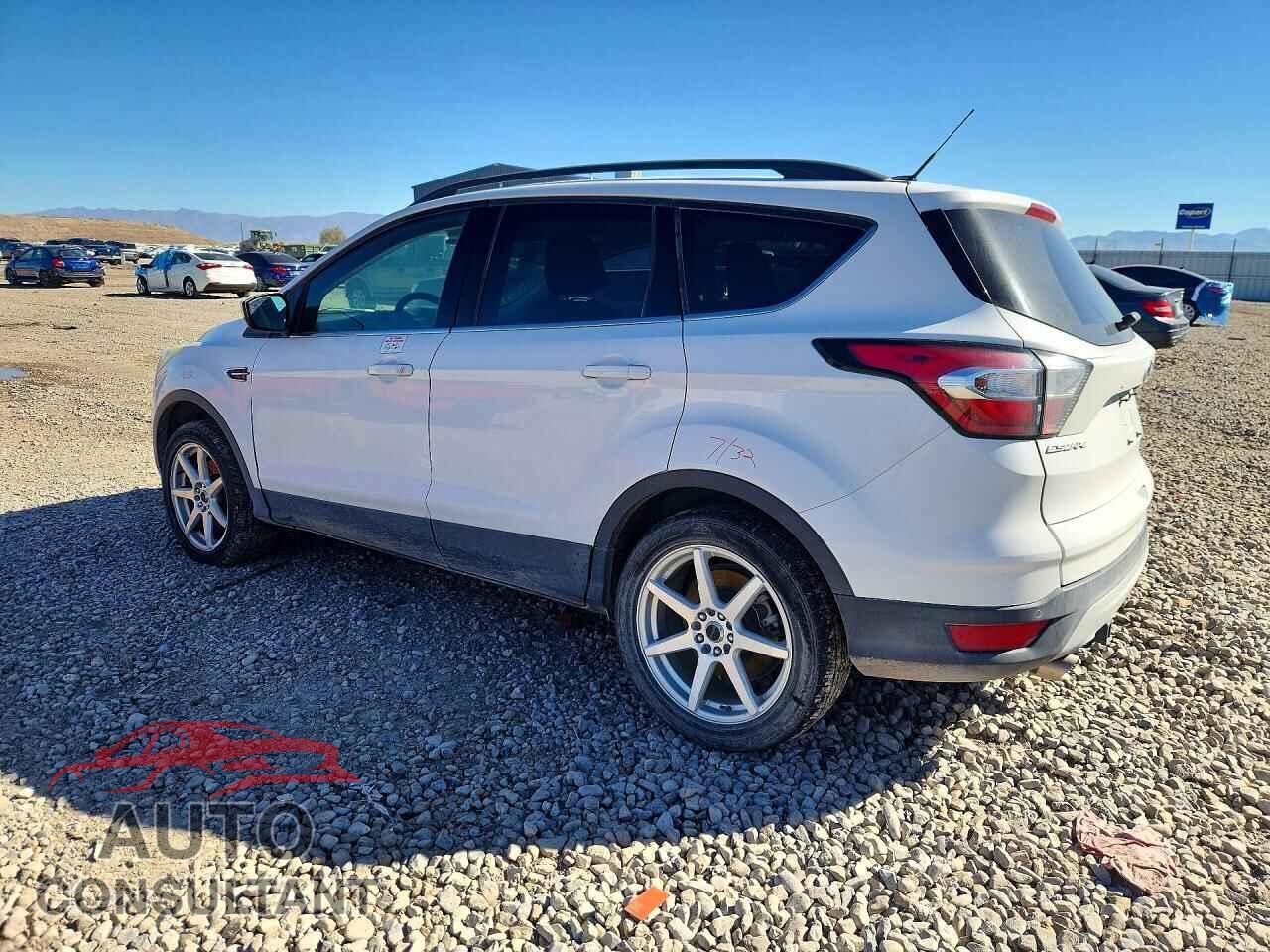 FORD ESCAPE 2017 - 1FMCU9G90HUD85618