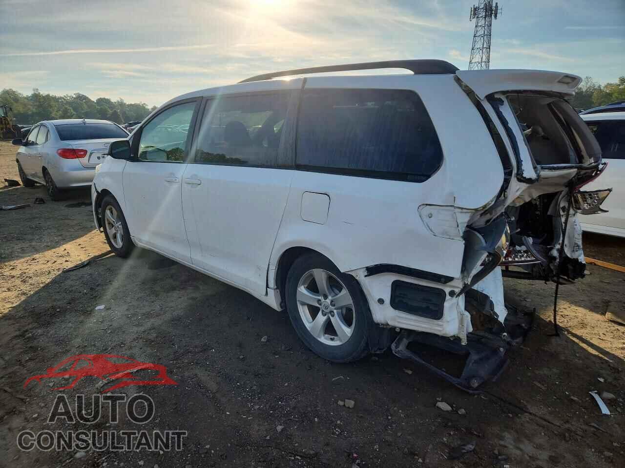 TOYOTA SIENNA 2011 - 5TDKK3DC0BS122995
