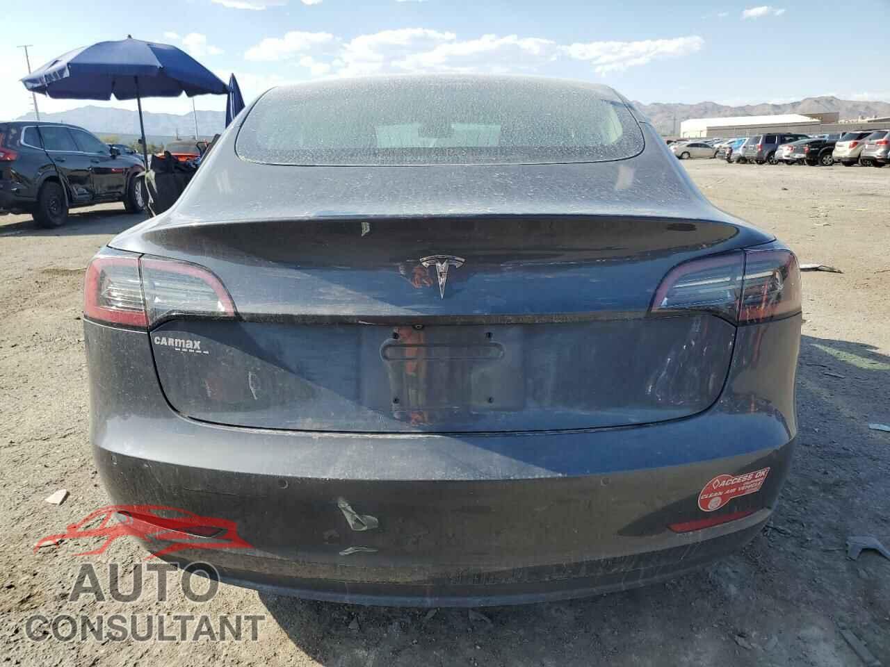 TESLA MODEL 3 2018 - 5YJ3E1EA9JF010308
