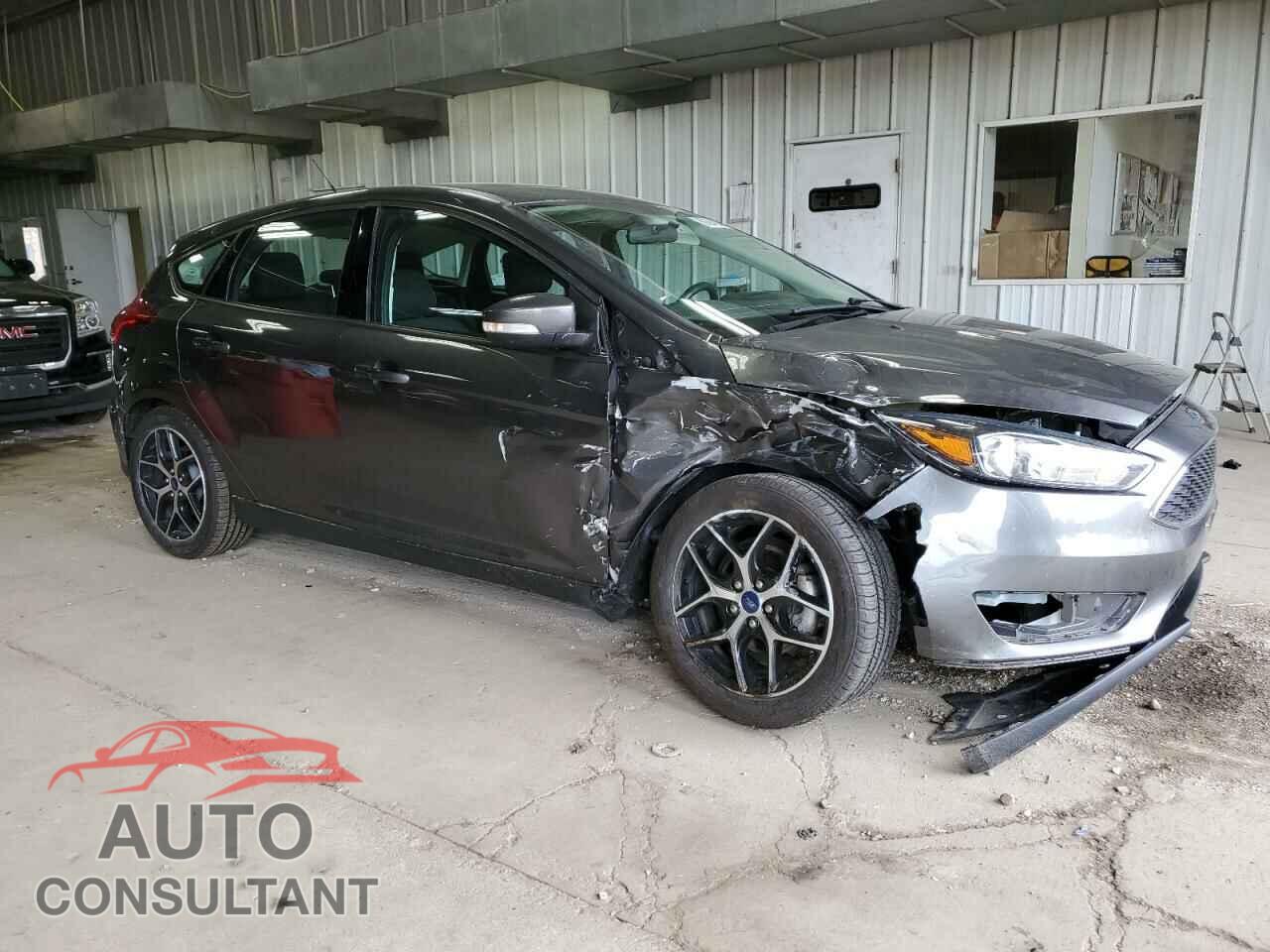 FORD FOCUS 2018 - 1FADP3M25JL320284