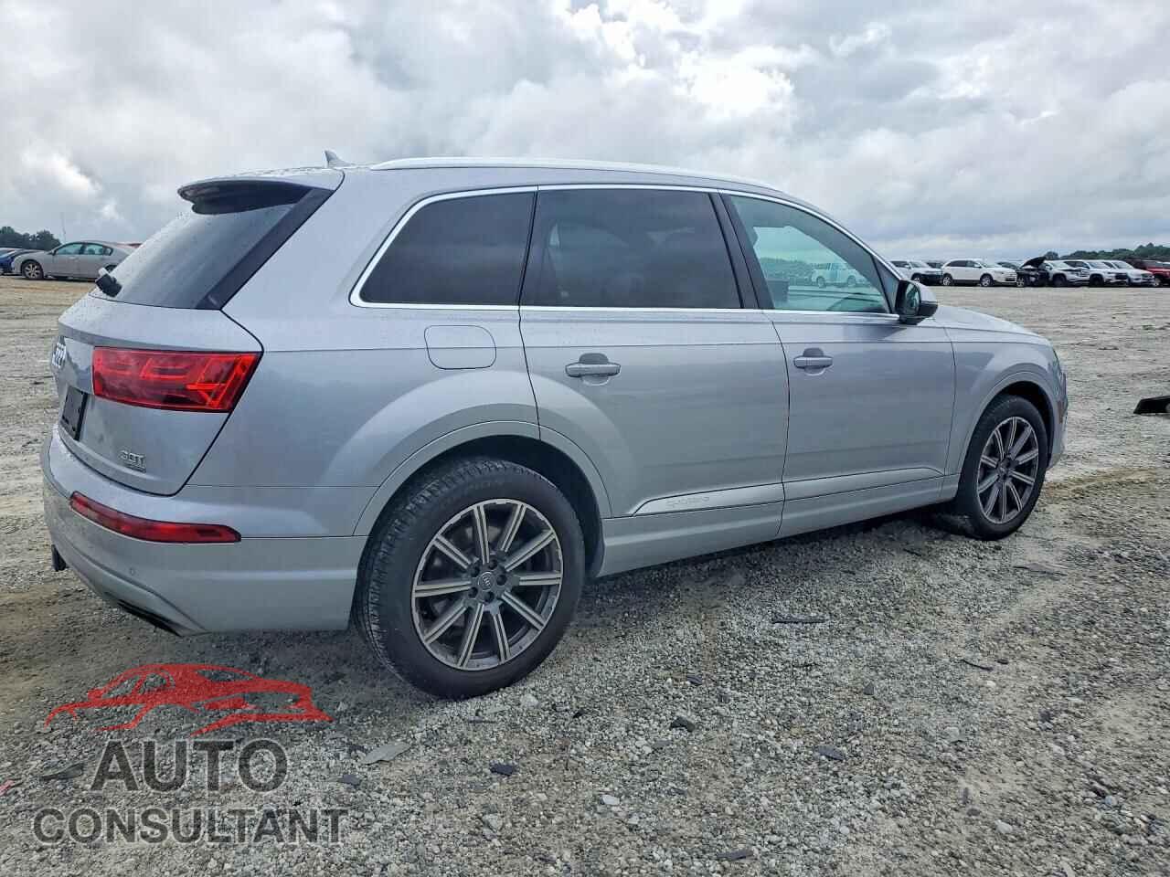 AUDI Q7 2018 - WA1VAAF7XJD011332