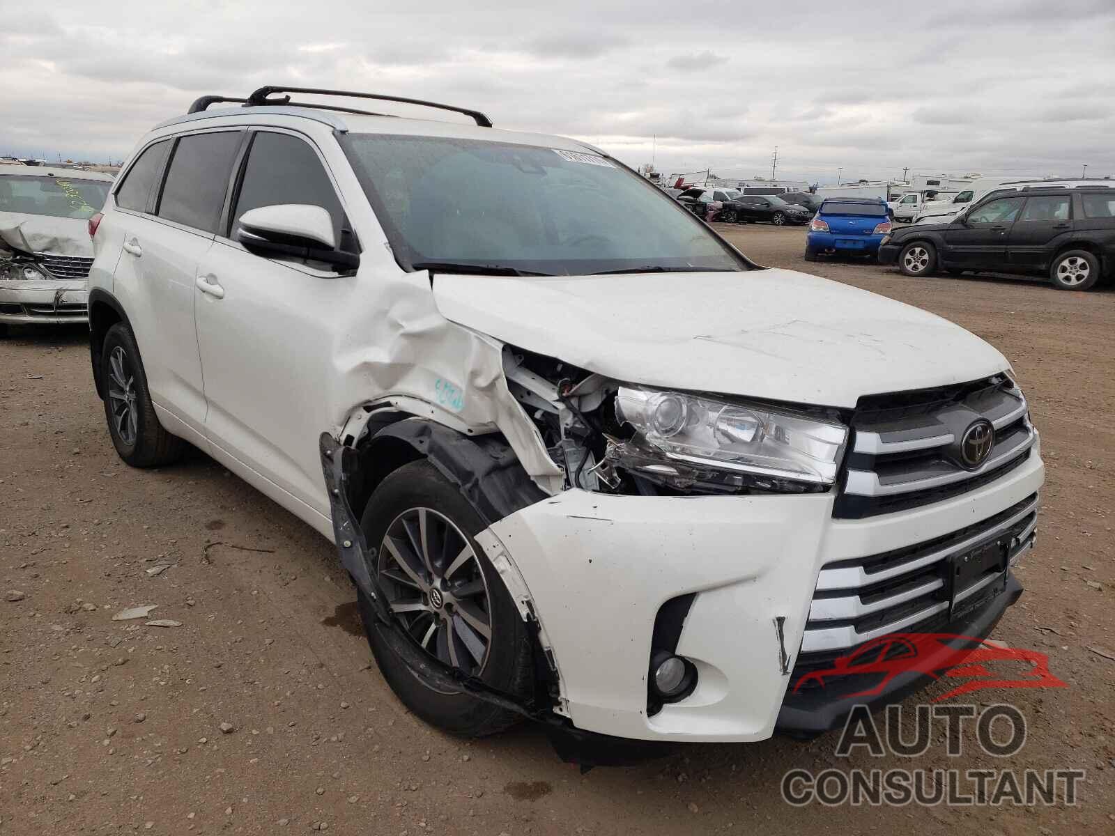 TOYOTA HIGHLANDER 2018 - 5TDJZRFH1JS557316