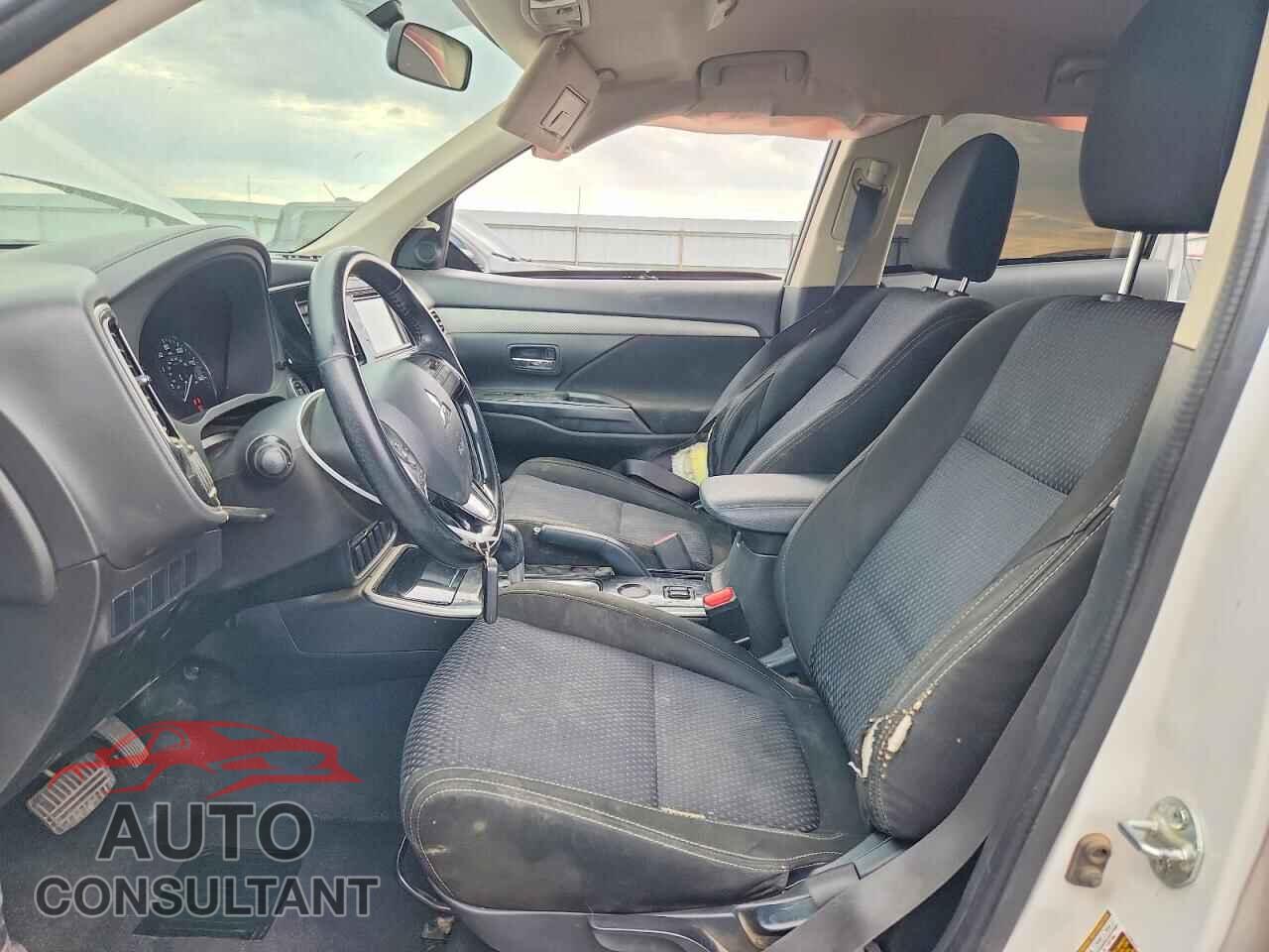 MITSUBISHI OUTLANDER 2017 - JA4AD3A36HZ044136