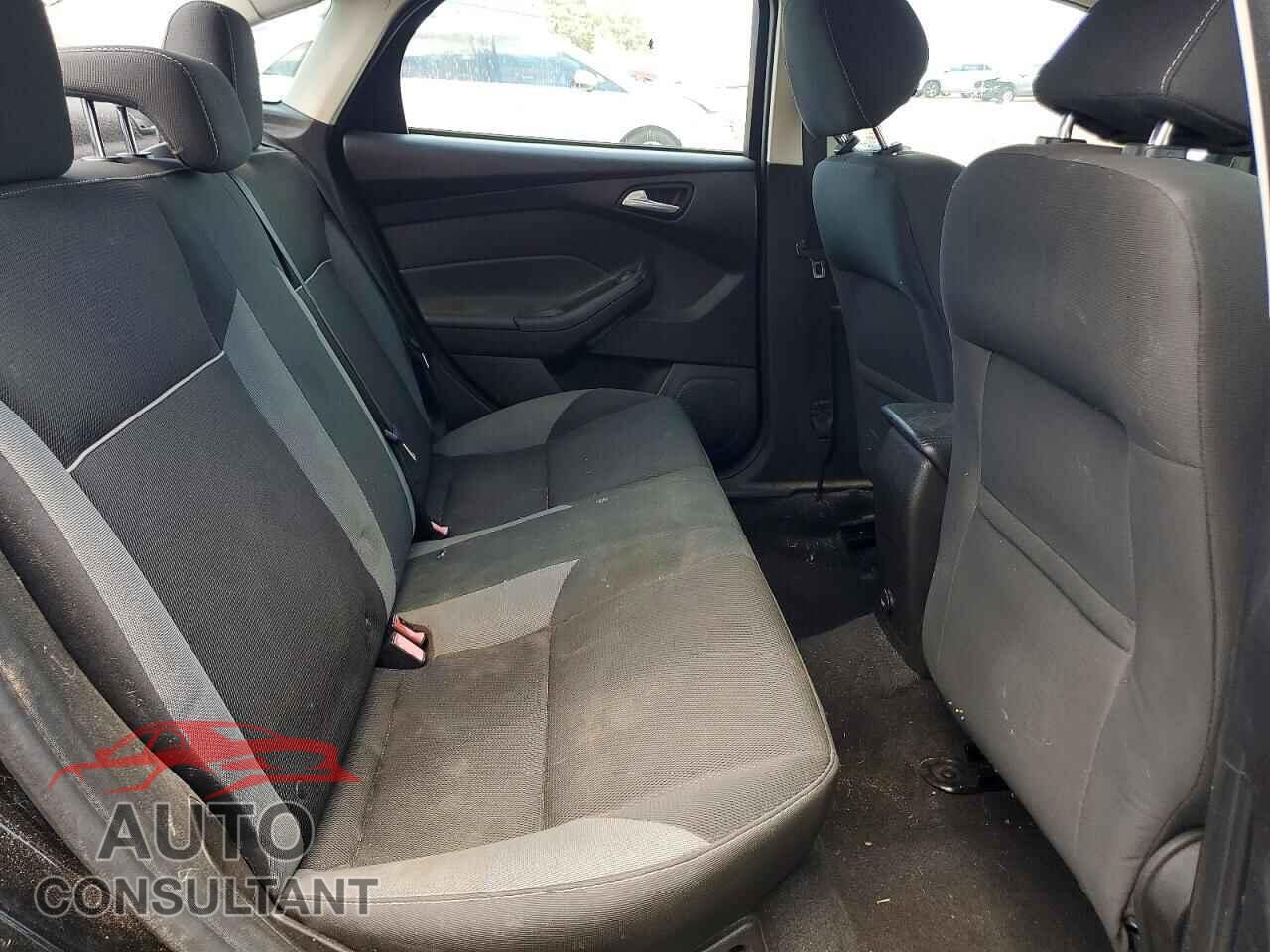 FORD FOCUS 2014 - 1FADP3F2XEL443033